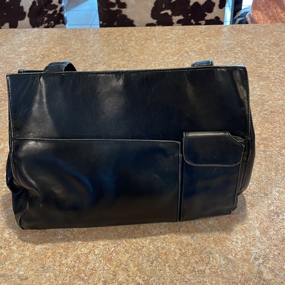 Black leather Wilson’s Leather purse - Picture 2 of 13